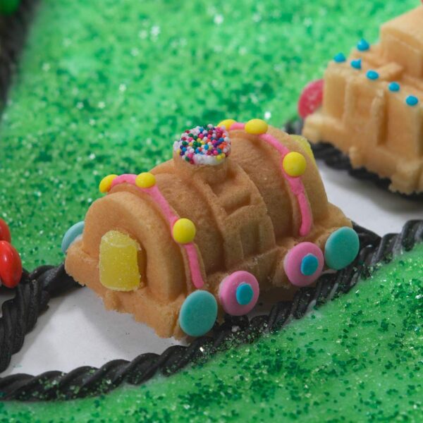 TRAIN CAKE PAN - Image 3
